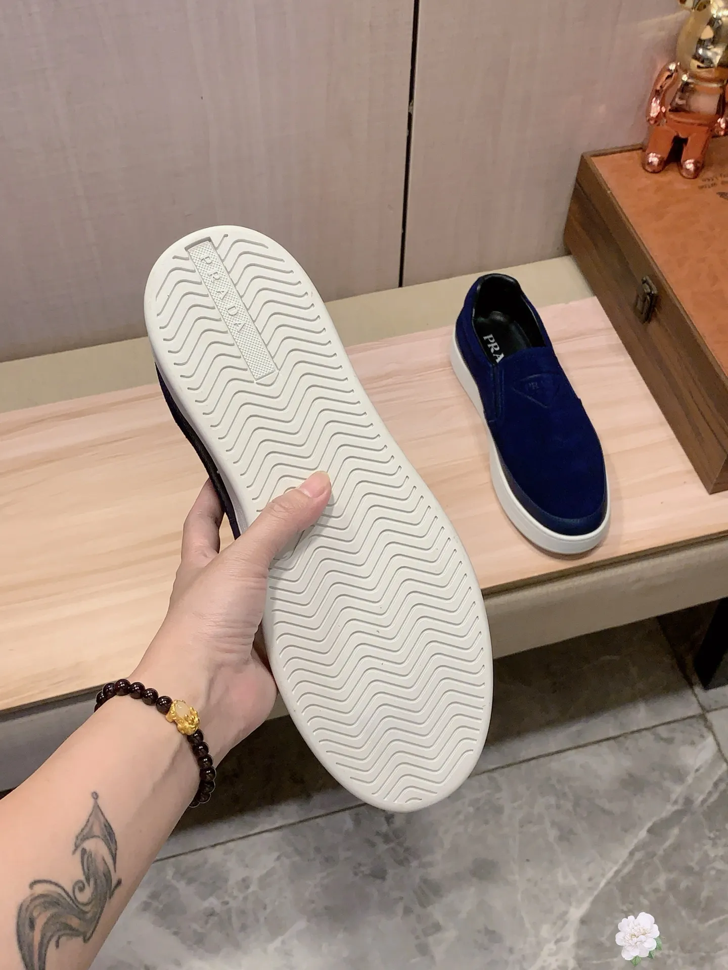 Men's Men's Shoes💰442💰💰🎩🎩[Lightning][Lightning] "PRADA*" The latest and most popular casual shoes, top brand [seduce] luxury ~ purchasing agency, top quality ~. [Strong] The upper is made of imported breathable cowhide with material ➕ breathable sheepskin feet (•) and fine workmanship. The original stylish and stylish soft rubber wear-resistant and non-slip outsole is light and comfortable on the feet. The real thing looks better when photographed. b66: code: 38-44, 4️⃣ colors selected